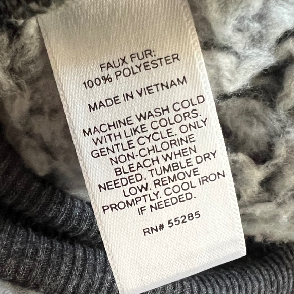 Express Faux Fur Grey/Black Sherpa 1/4 Zip Pullover Size Medium - Picture 5 of 7